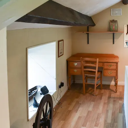 Red Squirrel Haven Semesterbostad